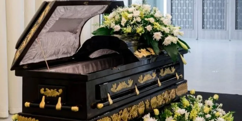 Chiêm bao áo quan trên mộ